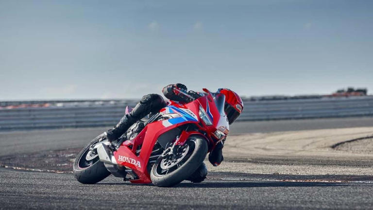 2024 Honda CBR650R E-Clutch
